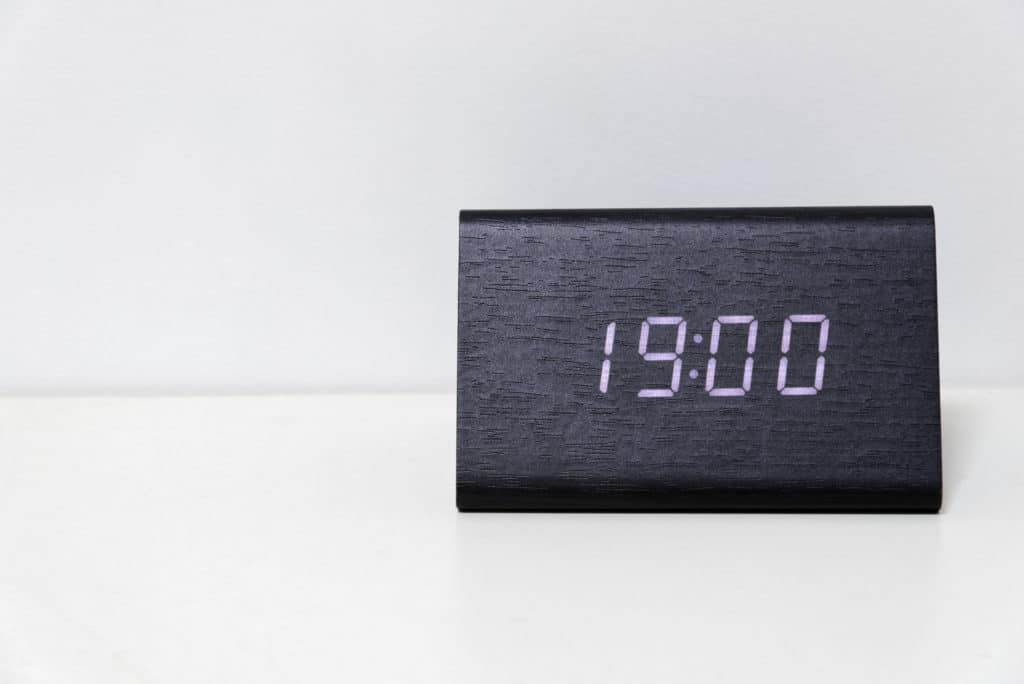 19時